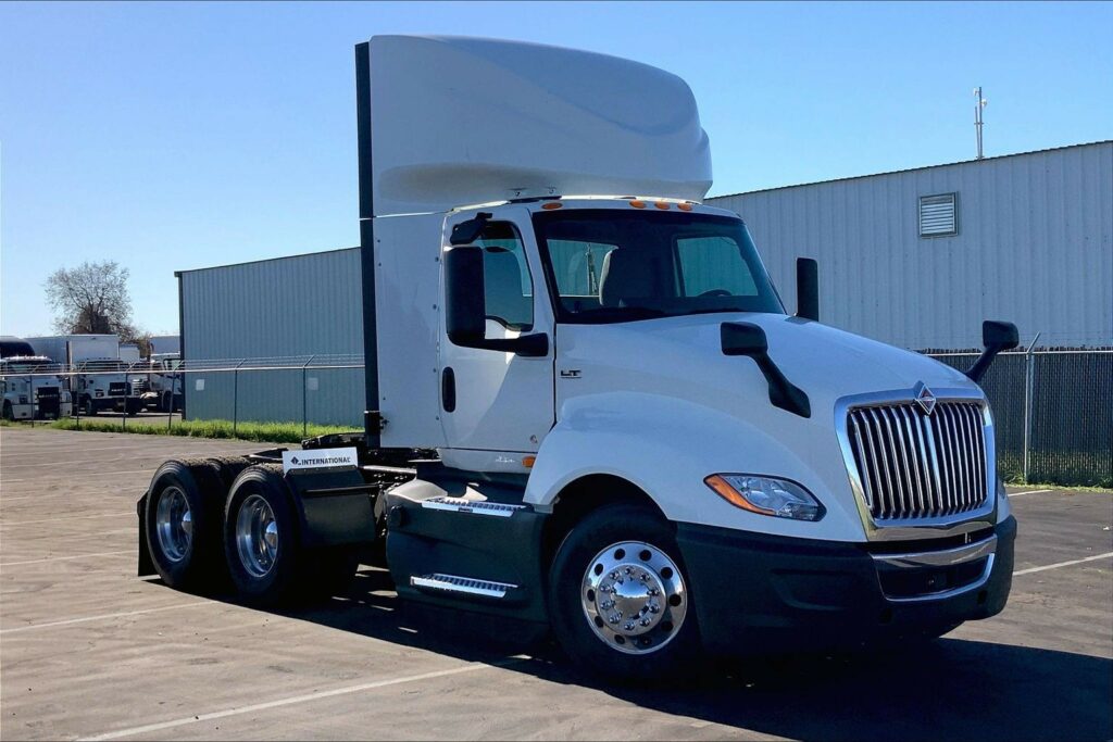 2021 CUM LT625 6×4 Day Cab