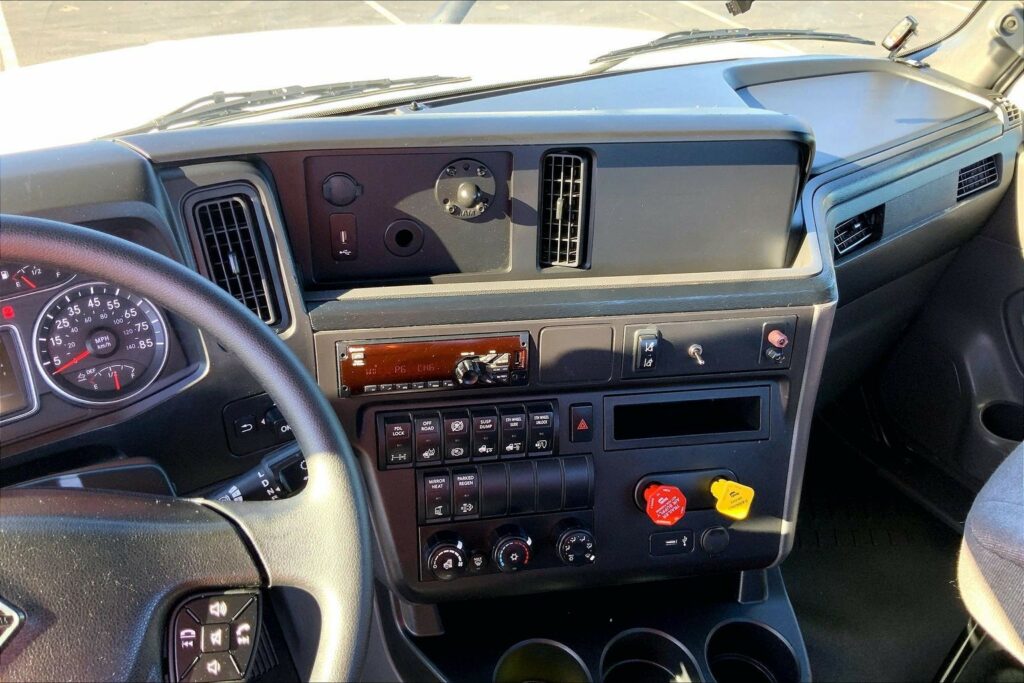 2021 CUM LT625 6×4 Day Cab