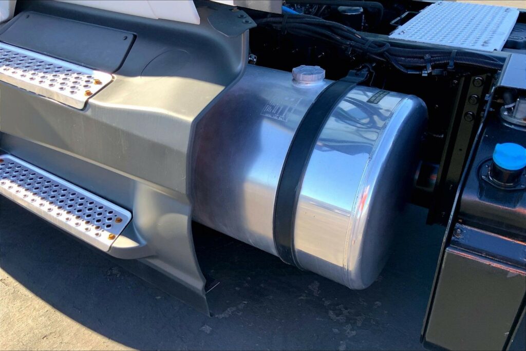 2021 CUM LT625 6×4 Day Cab