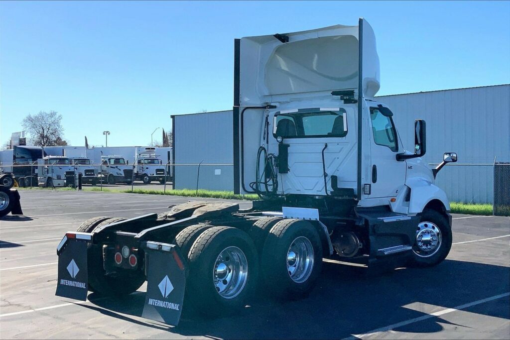 2021 CUM LT625 6×4 Day Cab