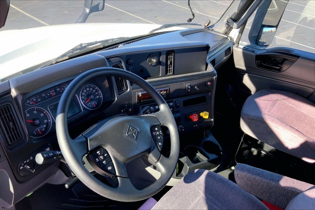 2021 CUM LT625 6×4 Day Cab