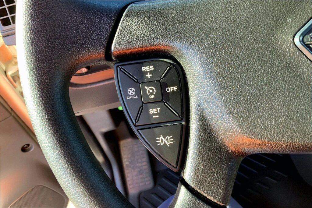 2021 CUM LT625 6×4 Day Cab