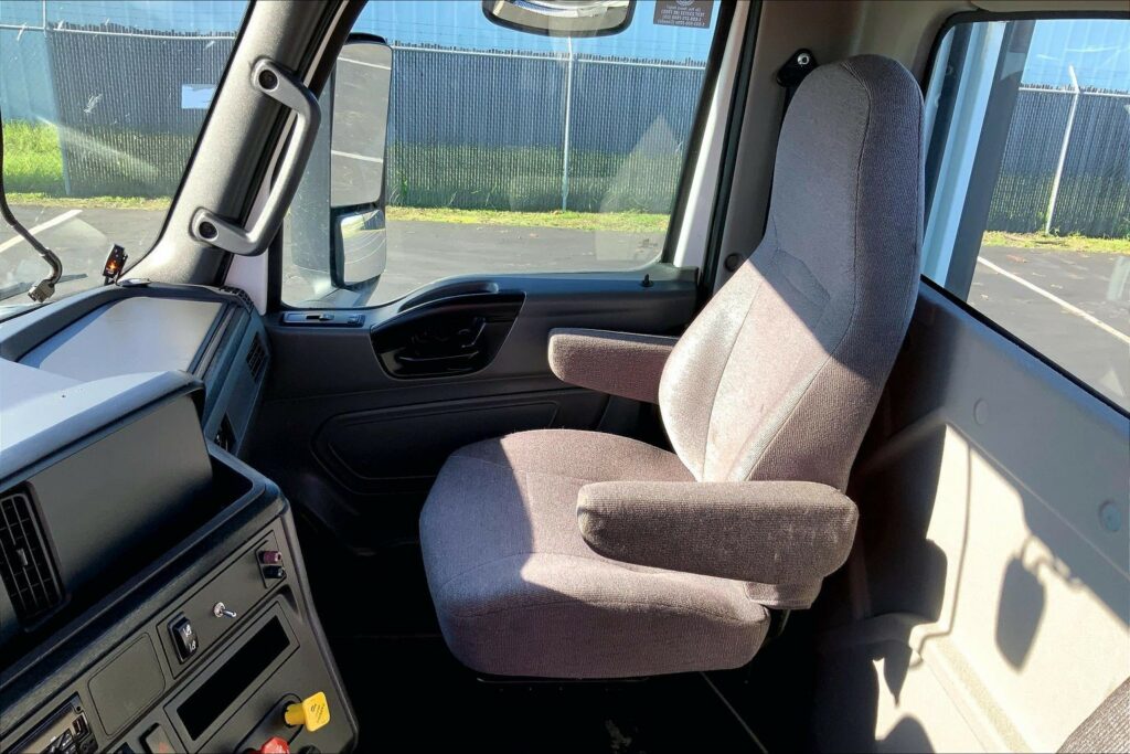 2021 CUM LT625 6×4 Day Cab