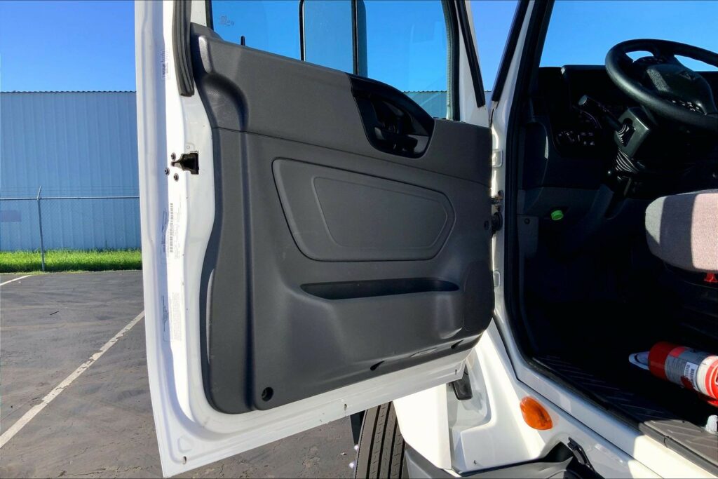 2021 CUM LT625 6×4 Day Cab