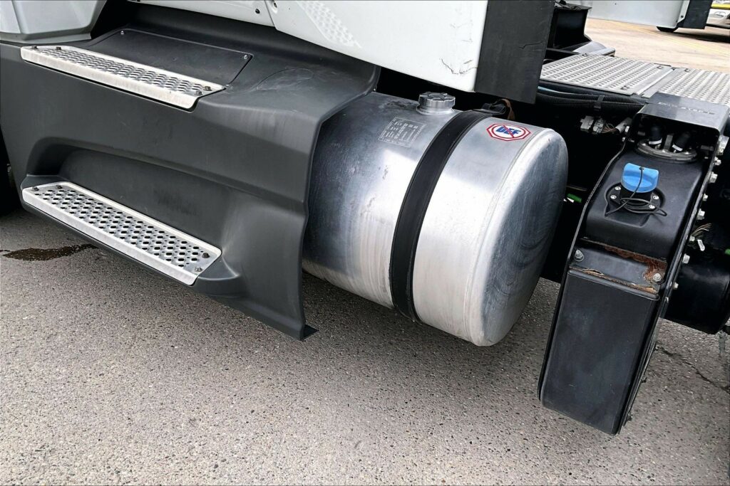 2021 CUM LT625 6×4 Day Cab