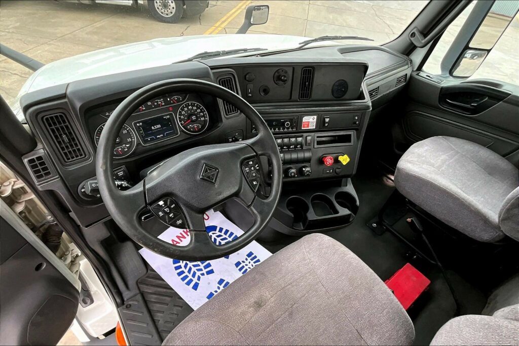 2021 CUM LT625 6×4 Day Cab