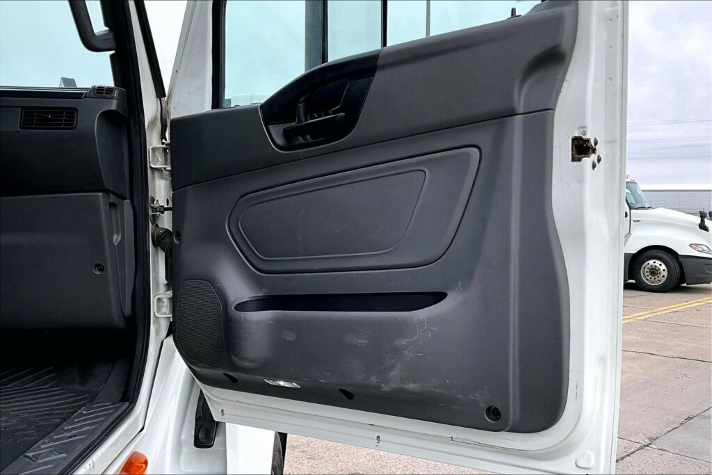 2021 CUM LT625 6×4 Day Cab