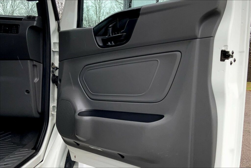 2022 CUM LT625 6×4 Sleeper