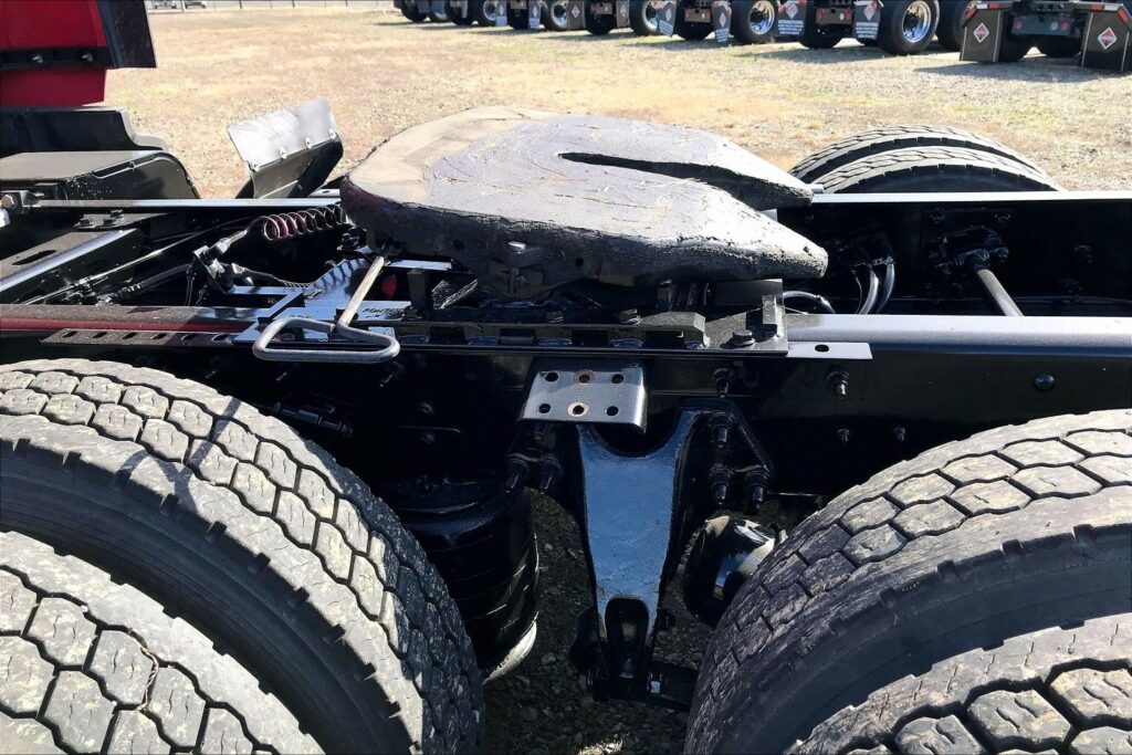 2022 CUM LT625 6×4 Sleeper