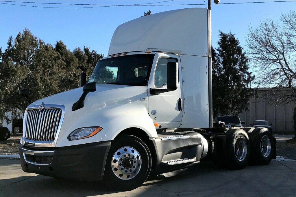 2021 CUM LT625 6×4 Day Cab