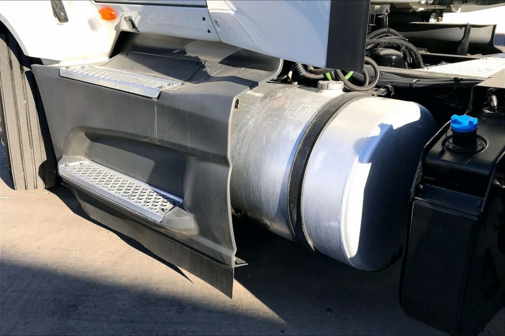 2021 CUM LT625 6×4 Day Cab