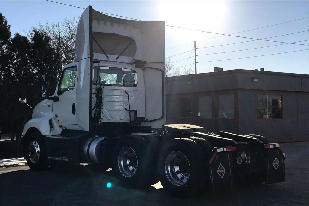 2021 CUM LT625 6×4 Day Cab