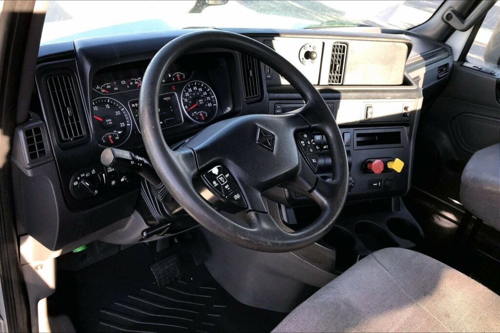 2021 CUM LT625 6×4 Day Cab