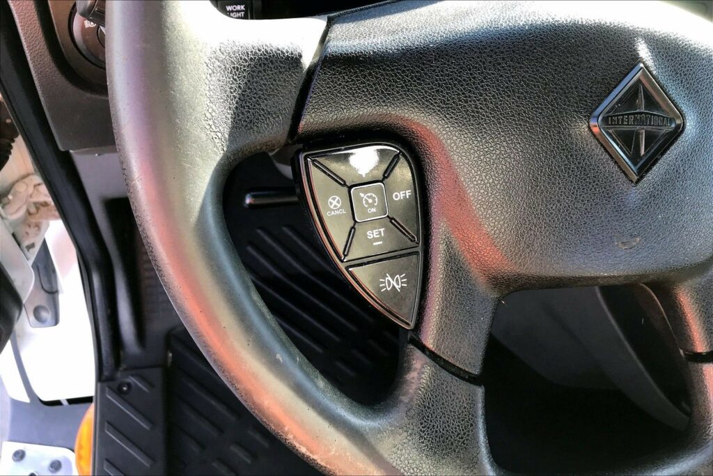 2021 CUM LT625 6×4 Day Cab