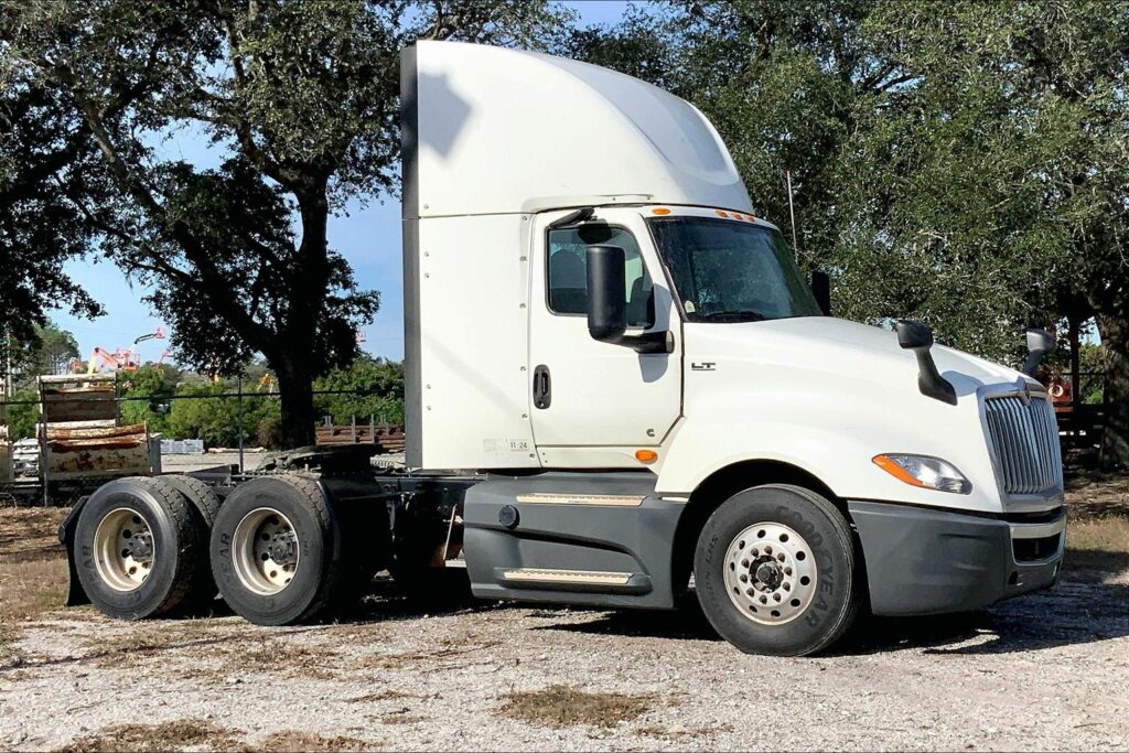 2021 CUM LT625 6×4 Day Cab