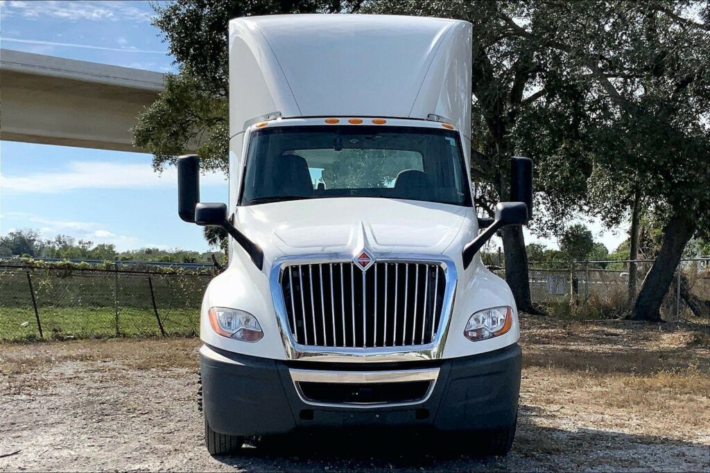 2021 CUM LT625 6×4 Day Cab