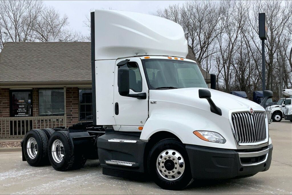 2021 CUM LT625 6×4 Day Cab