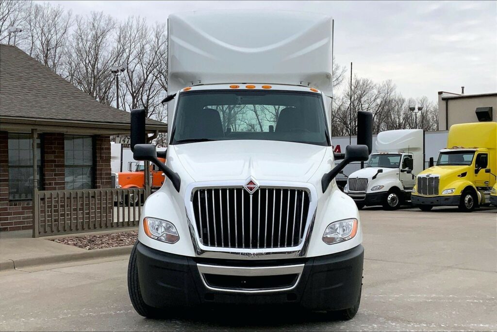 2021 CUM LT625 6×4 Day Cab