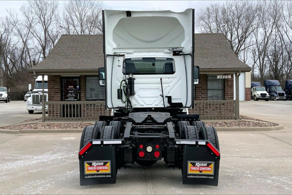 2021 CUM LT625 6×4 Day Cab