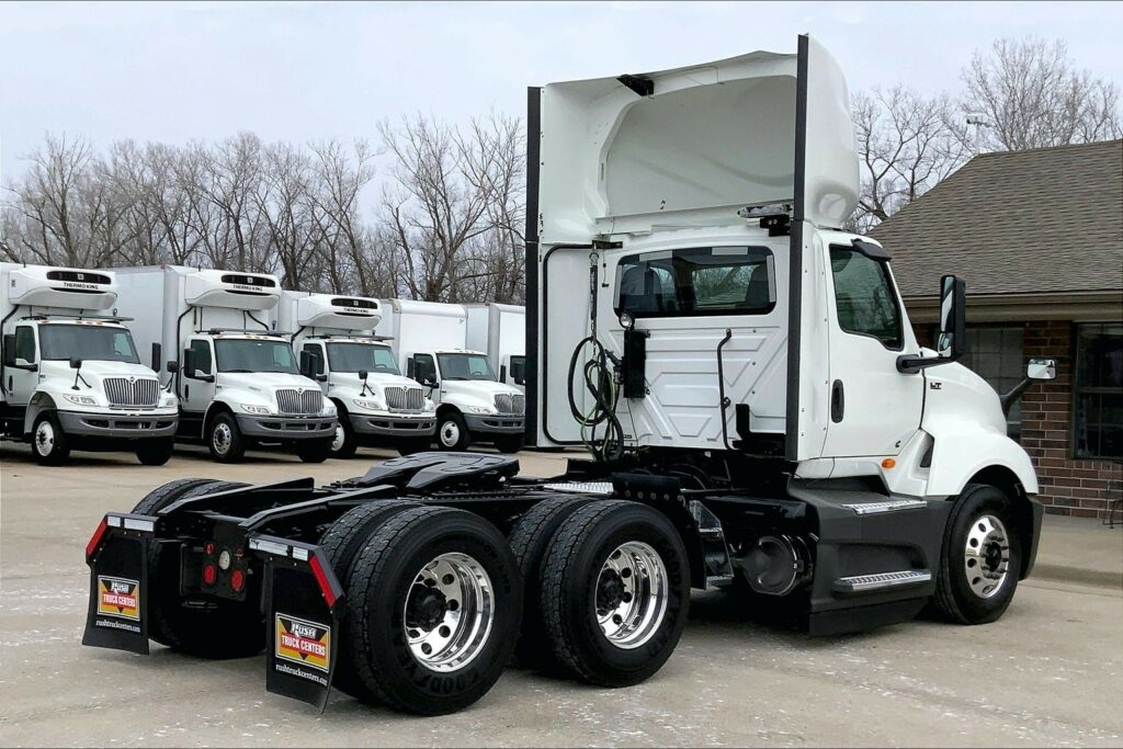 2021 CUM LT625 6×4 Day Cab