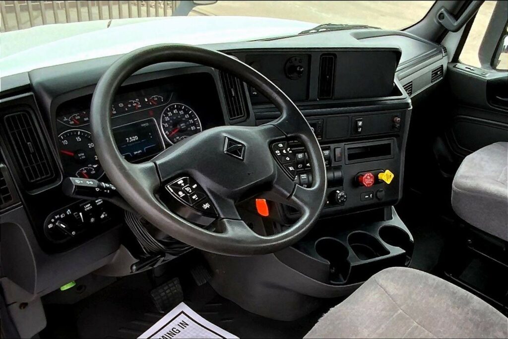 2021 CUM LT625 6×4 Day Cab