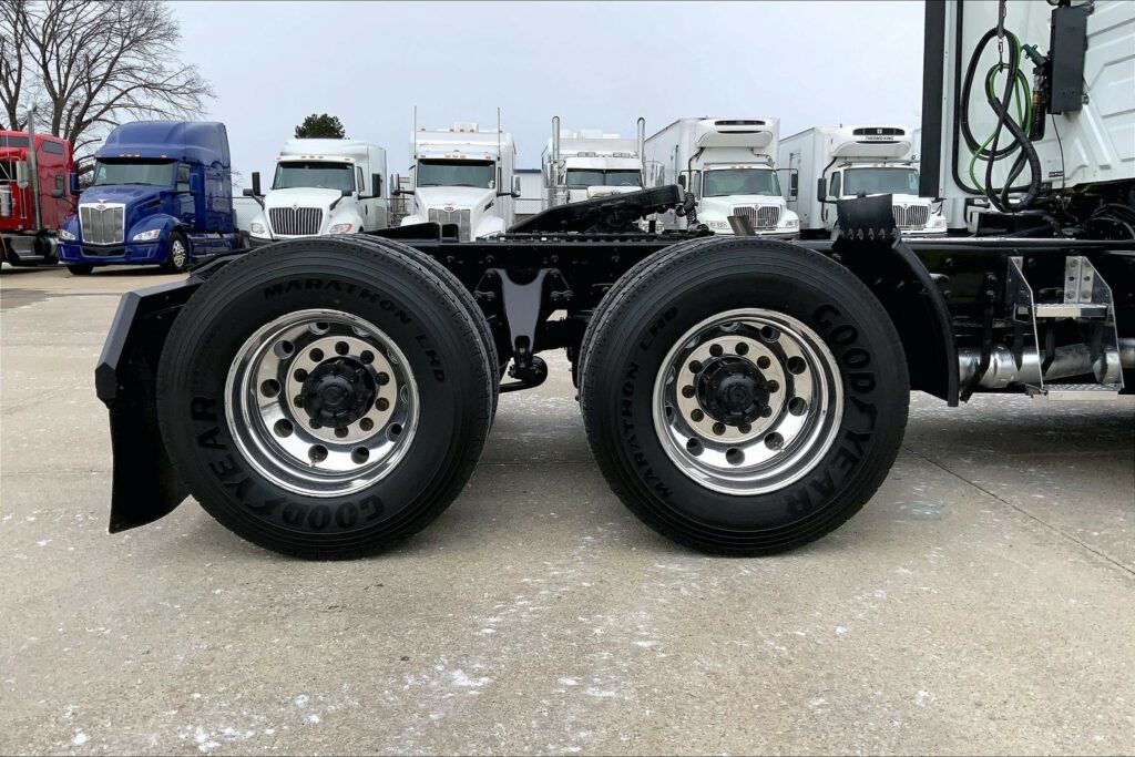 2021 CUM LT625 6×4 Day Cab