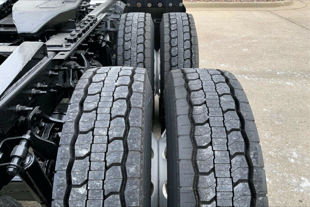 2021 CUM LT625 6×4 Day Cab