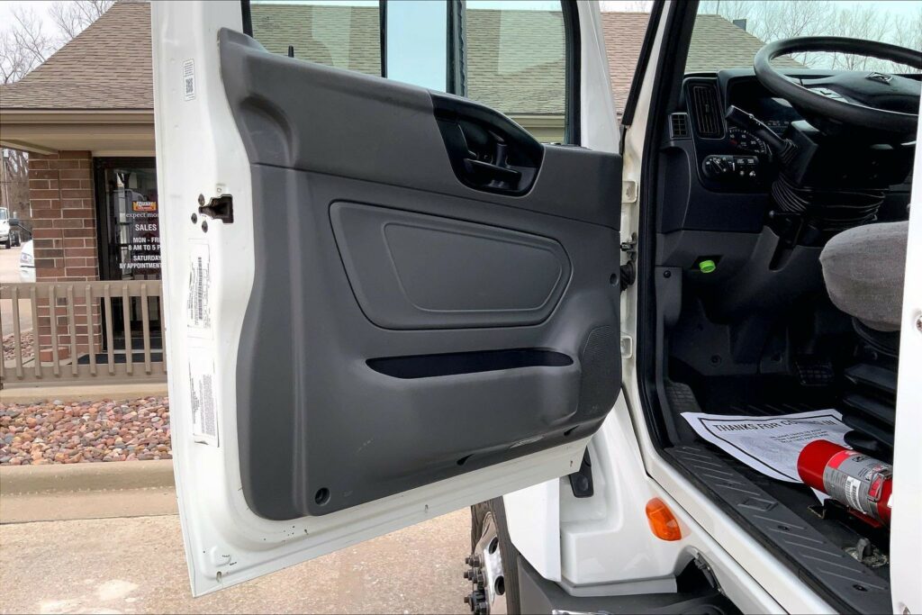 2021 CUM LT625 6×4 Day Cab