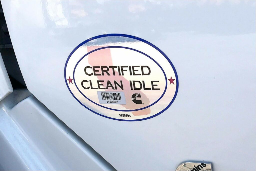 2022 CUM LT625 6×4 Sleeper