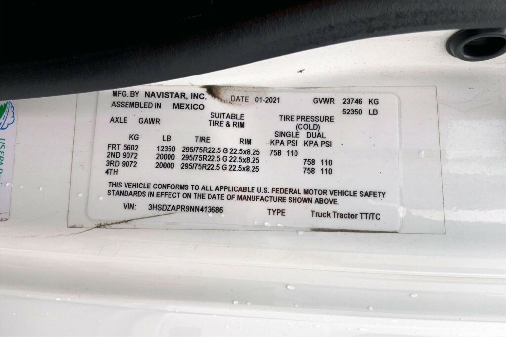 2022 CUM LT625 6×4 Sleeper