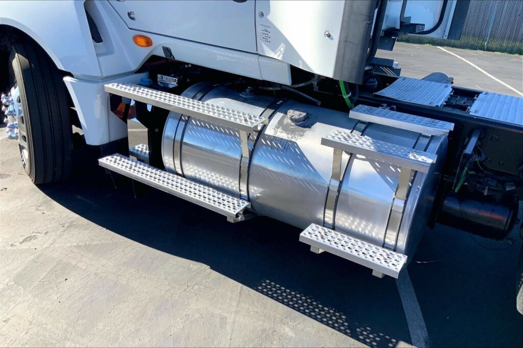 2020 CUM LT625 6×4 Day Cab