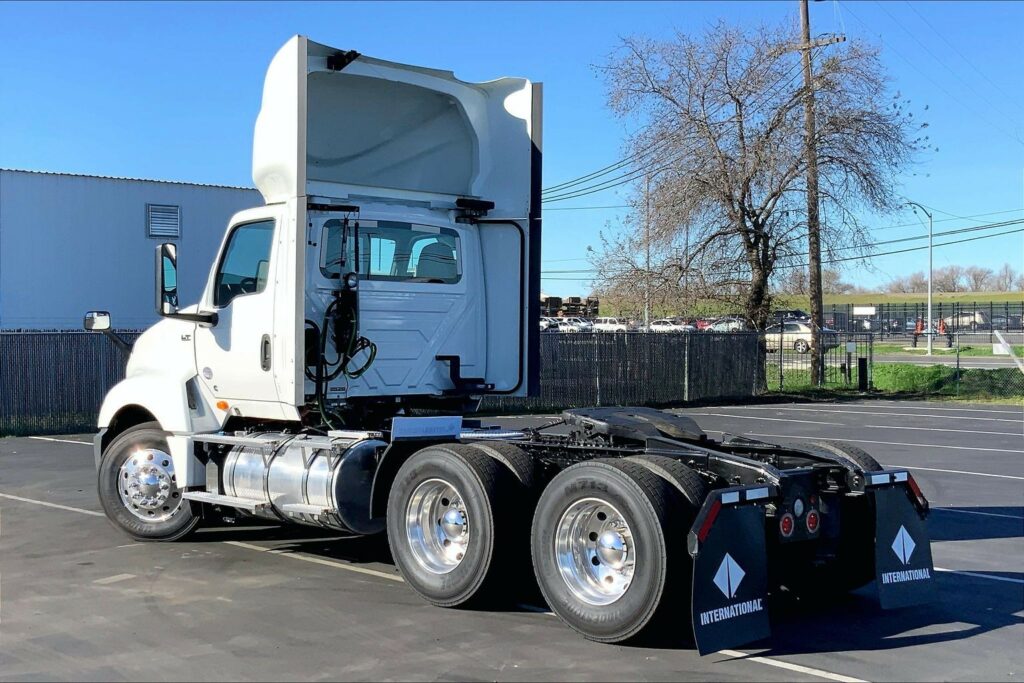 2020 CUM LT625 6×4 Day Cab