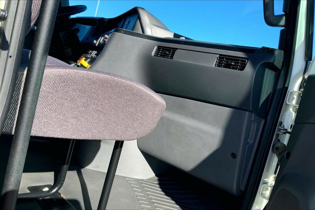 2020 CUM LT625 6×4 Day Cab