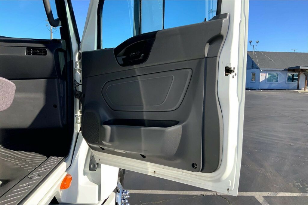 2020 CUM LT625 6×4 Day Cab