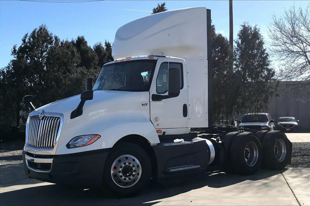 2021 CUM LT625 6×4 Day Cab