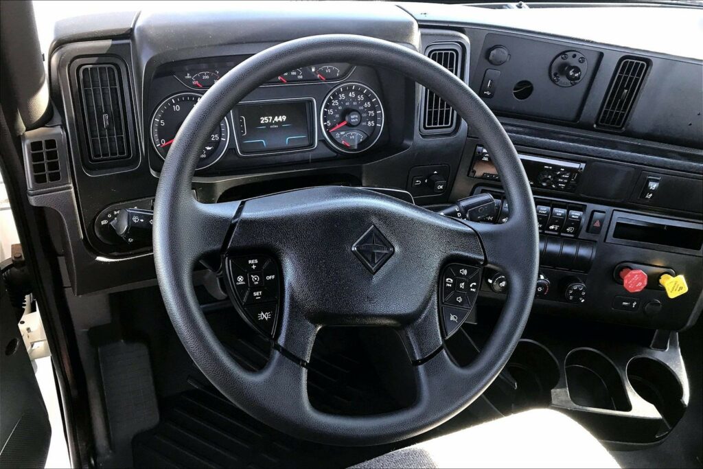 2021 CUM LT625 6×4 Day Cab