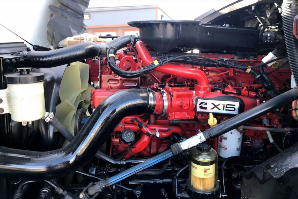 2021 CUM LT625 6×4 Day Cab