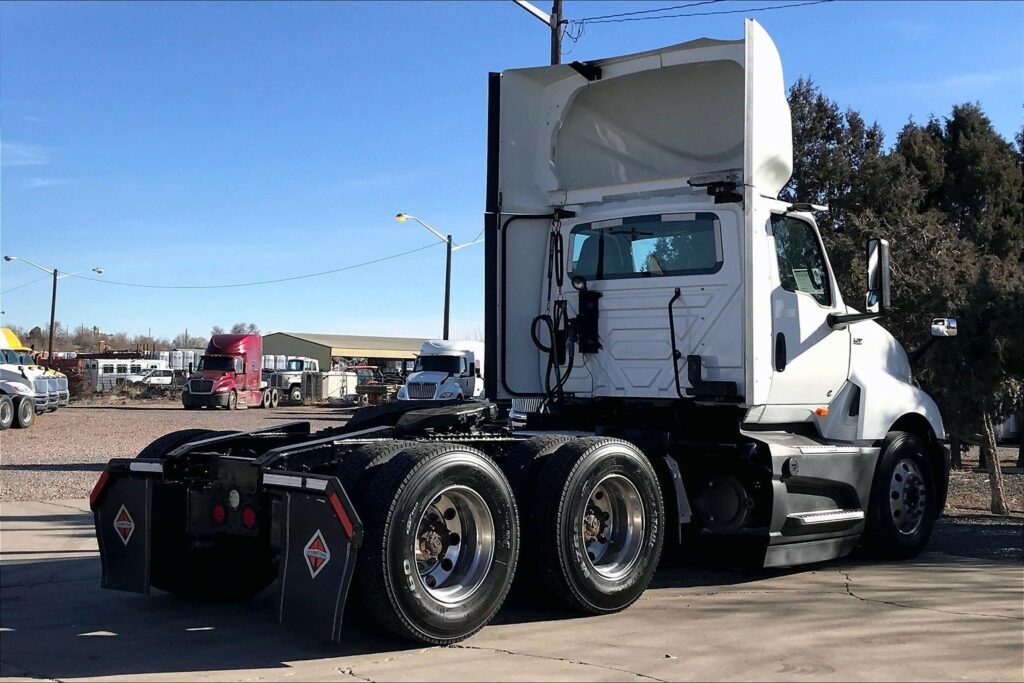 2021 CUM LT625 6×4 Day Cab