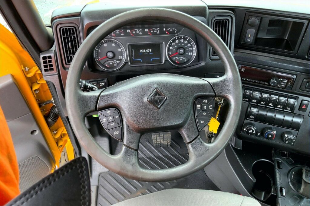 2019 INT LT625 6×4 Day Cab