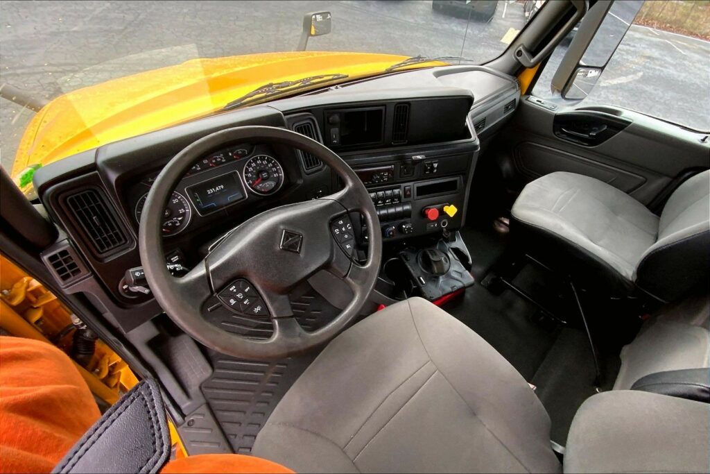 2019 INT LT625 6×4 Day Cab