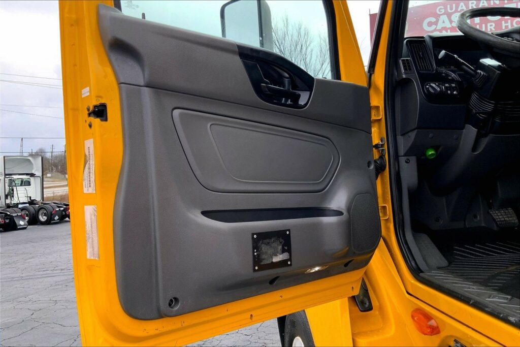 2019 INT LT625 6×4 Day Cab