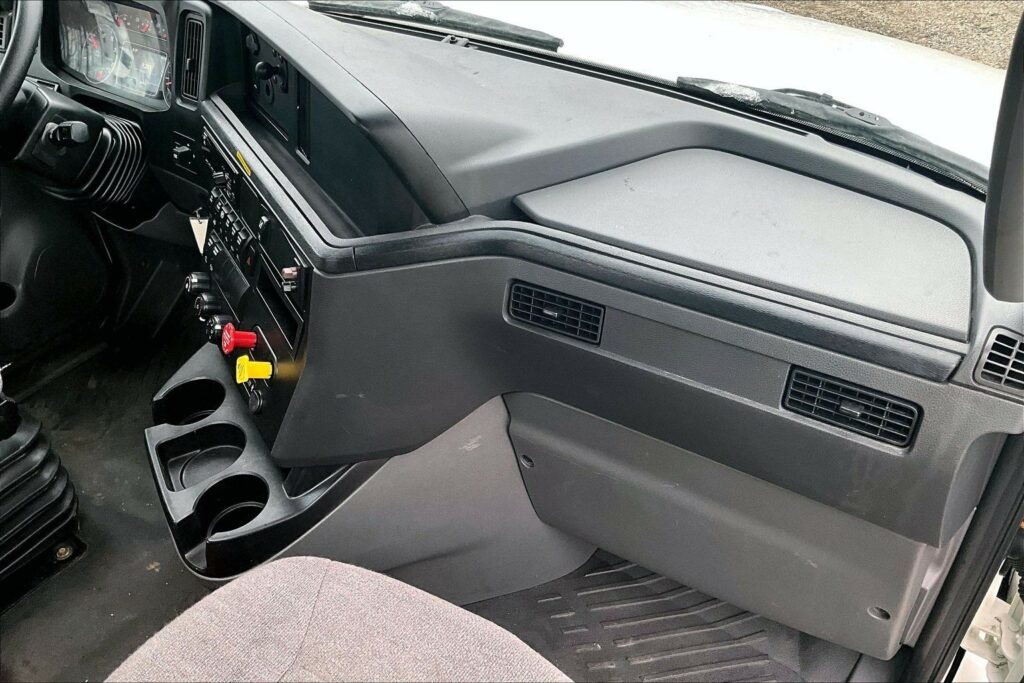 2021 INT LT625 6×4 Day Cab