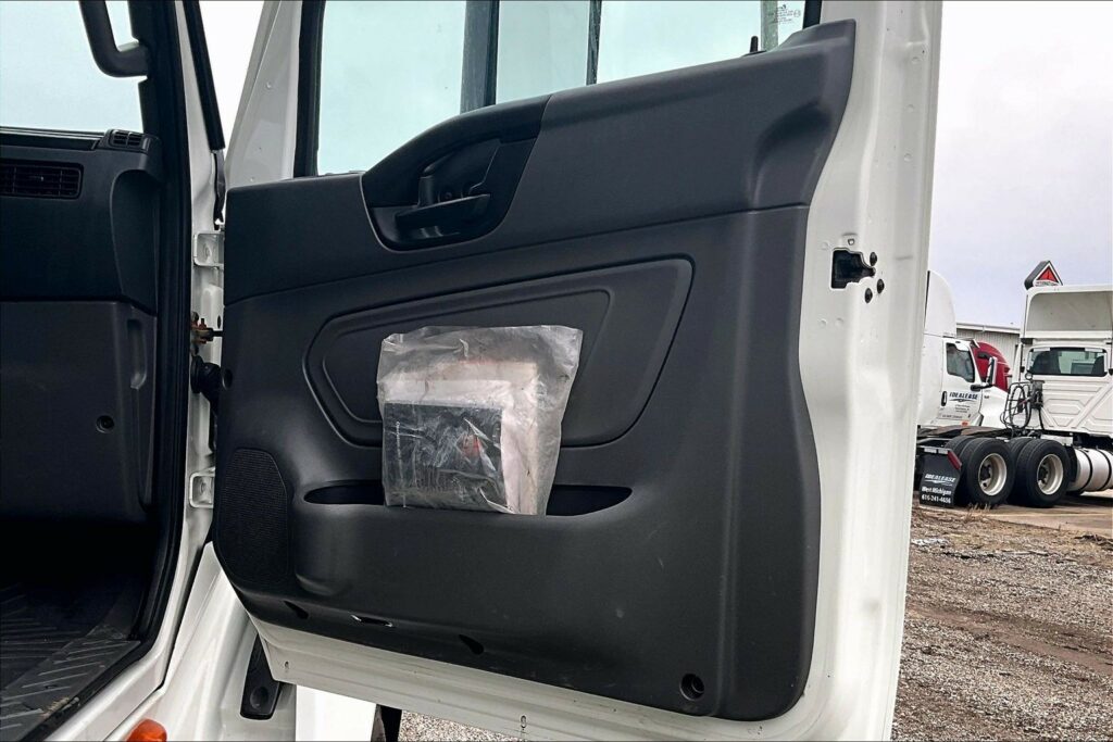 2021 INT LT625 6×4 Day Cab