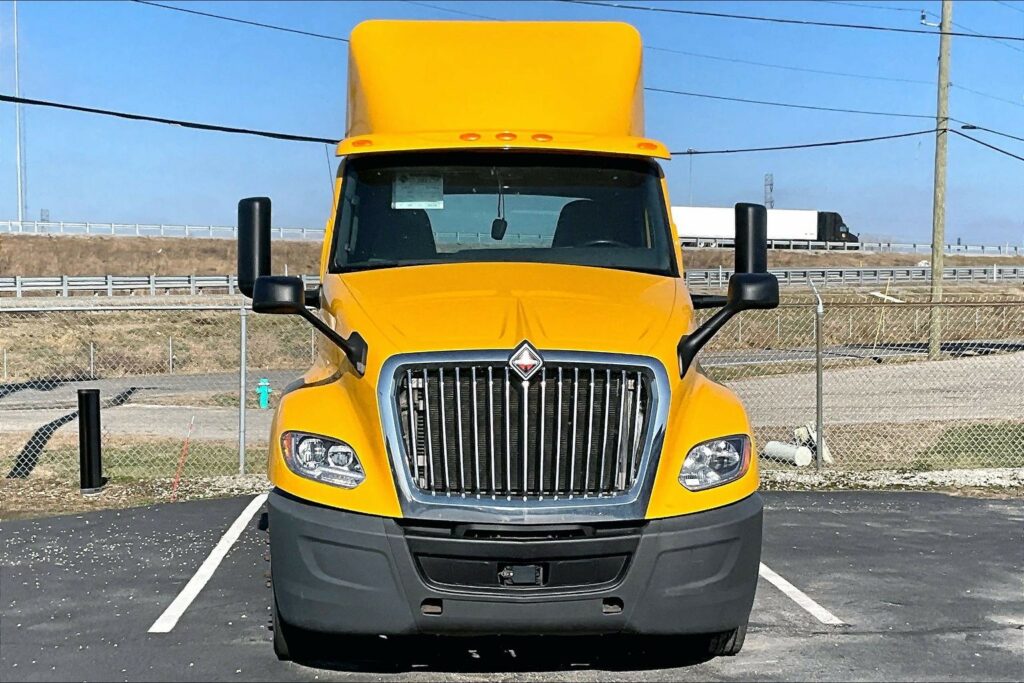 2019 INT LT625 6×4 Day Cab