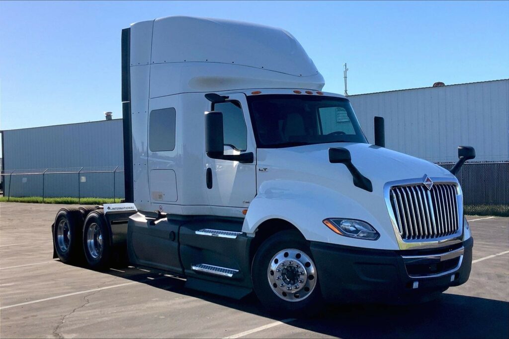 2023 INT LT625 6×4 Sleeper