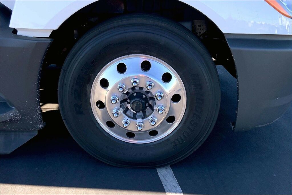 2023 INT LT625 6×4 Sleeper