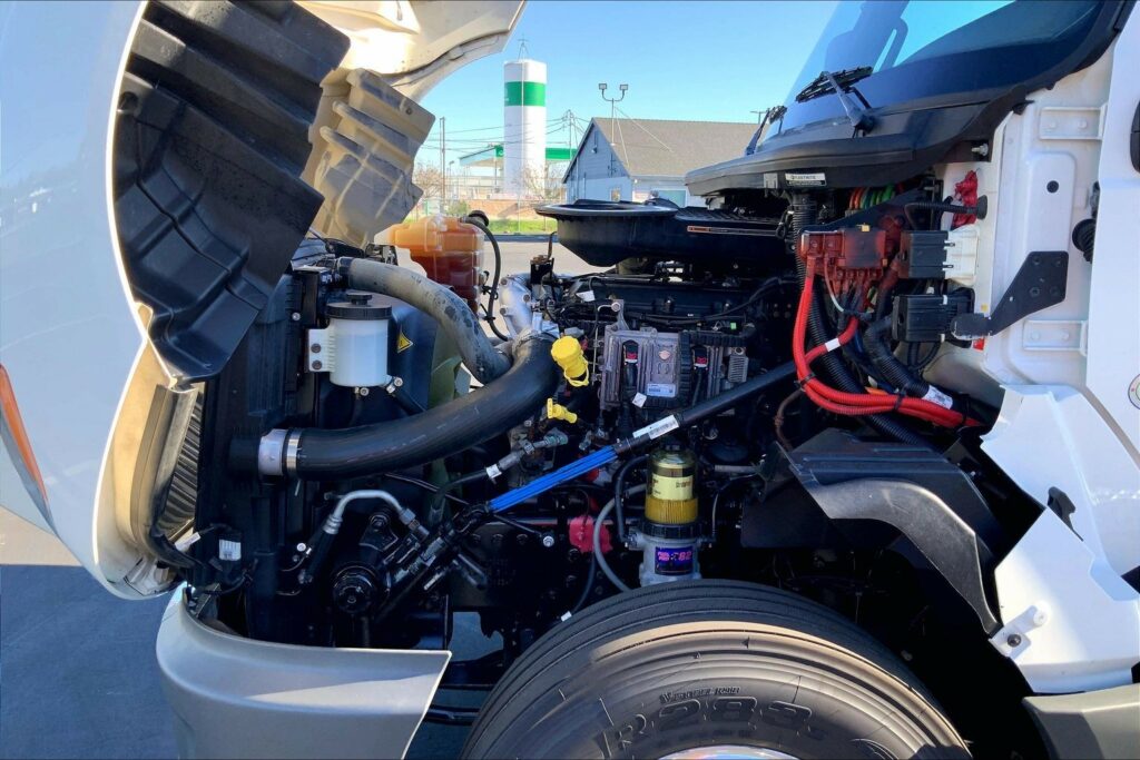 2023 INT LT625 6×4 Sleeper