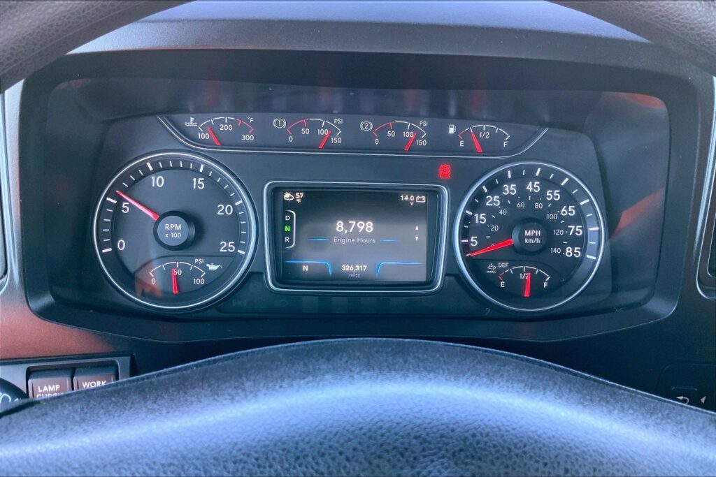 2023 INT LT625 6×4 Sleeper