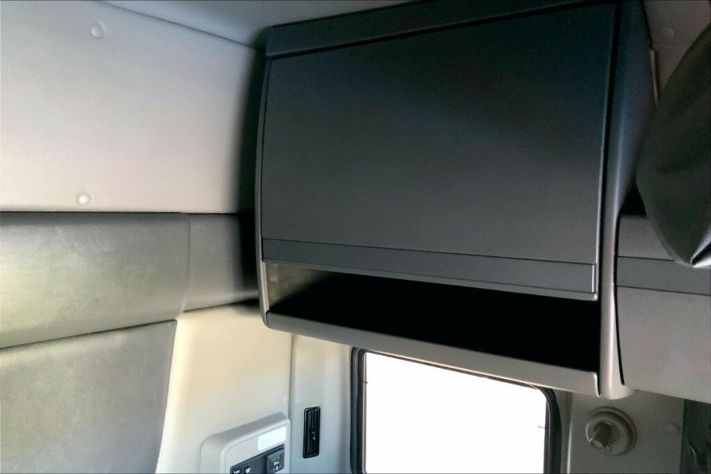 2023 INT LT625 6×4 Sleeper