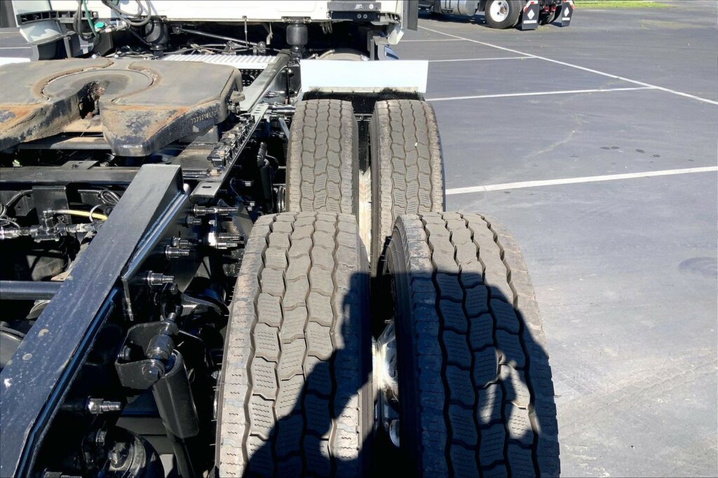 2023 INT LT625 6×4 Sleeper